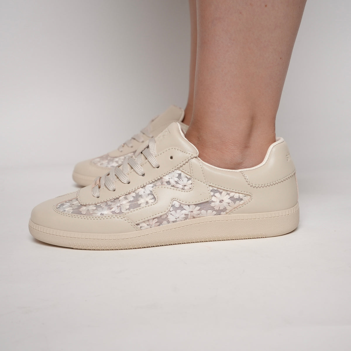 Lala Sneakers