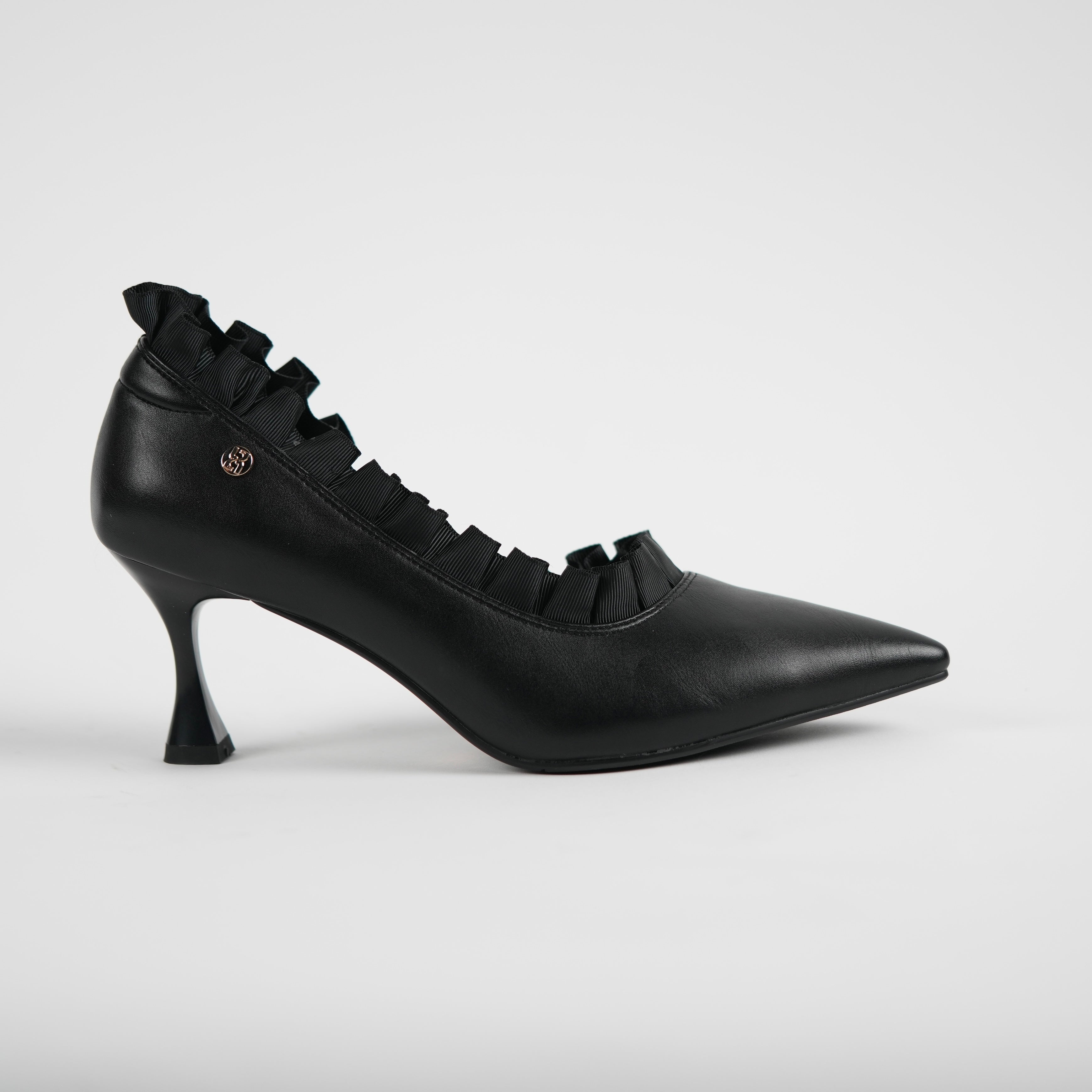 Black Ruffle