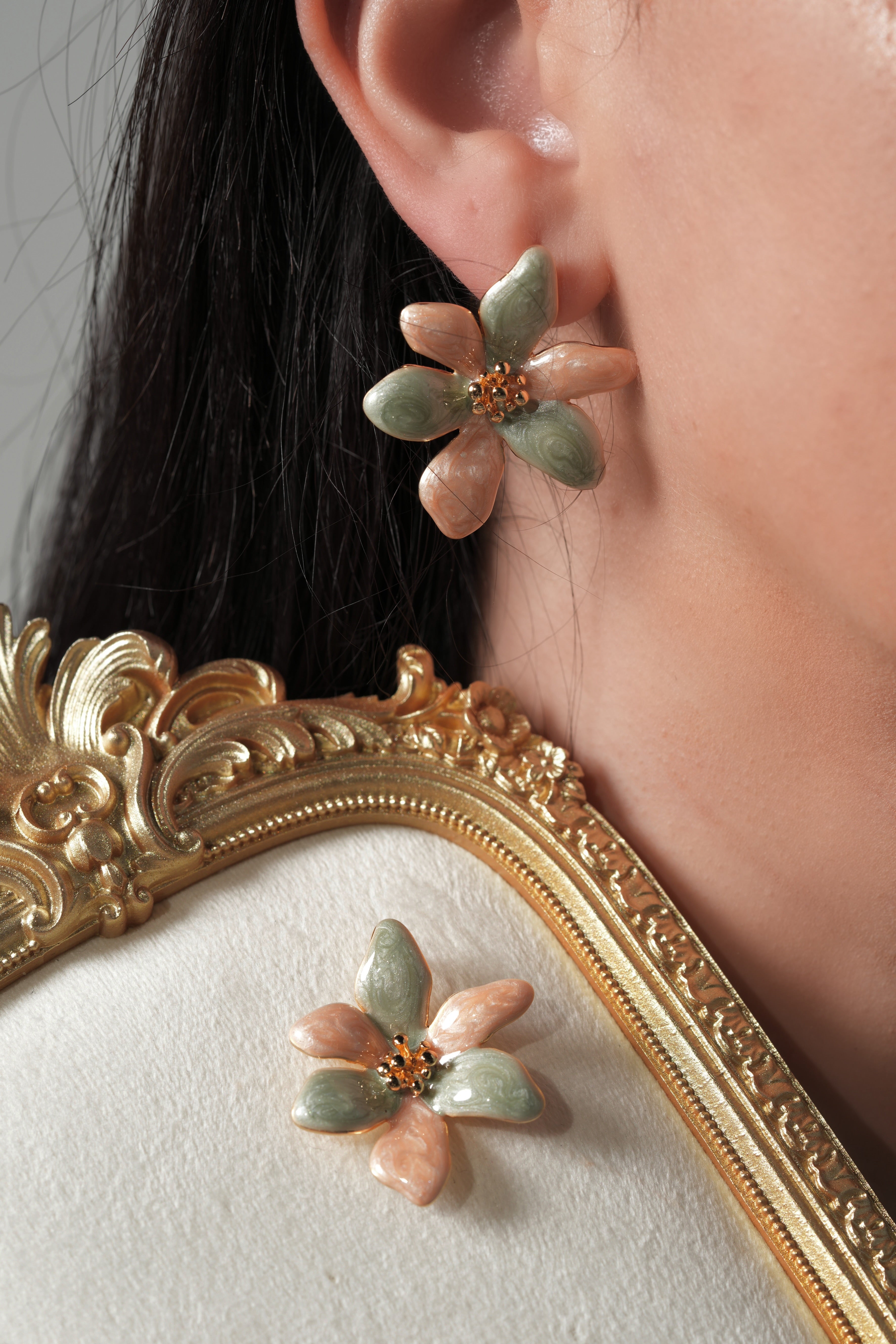 Hand made colored flowers earrings