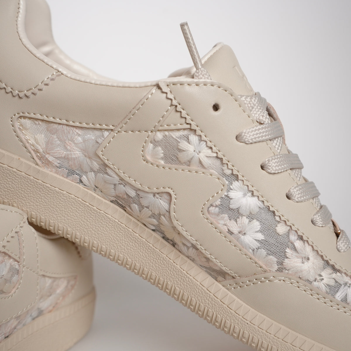 Lala Sneakers