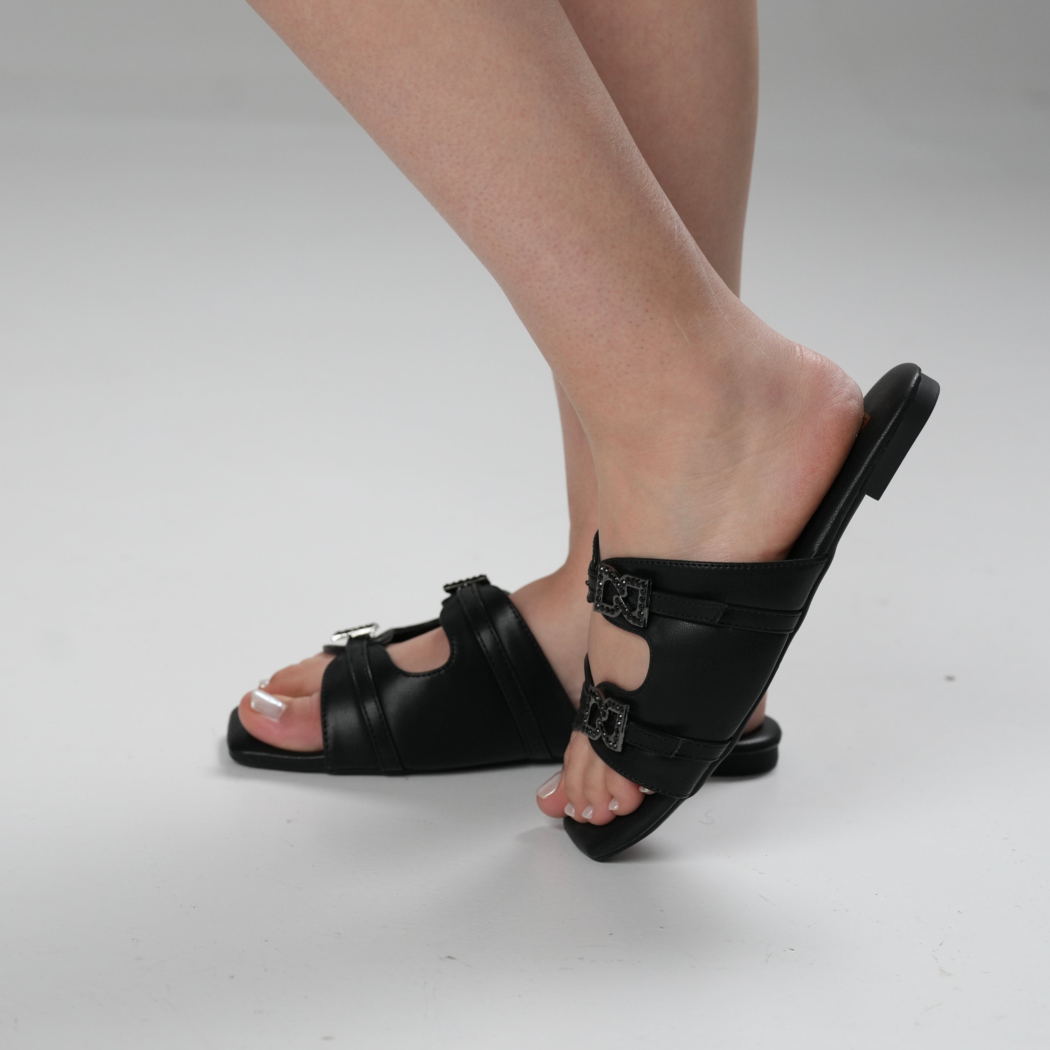 Lálá Buckles