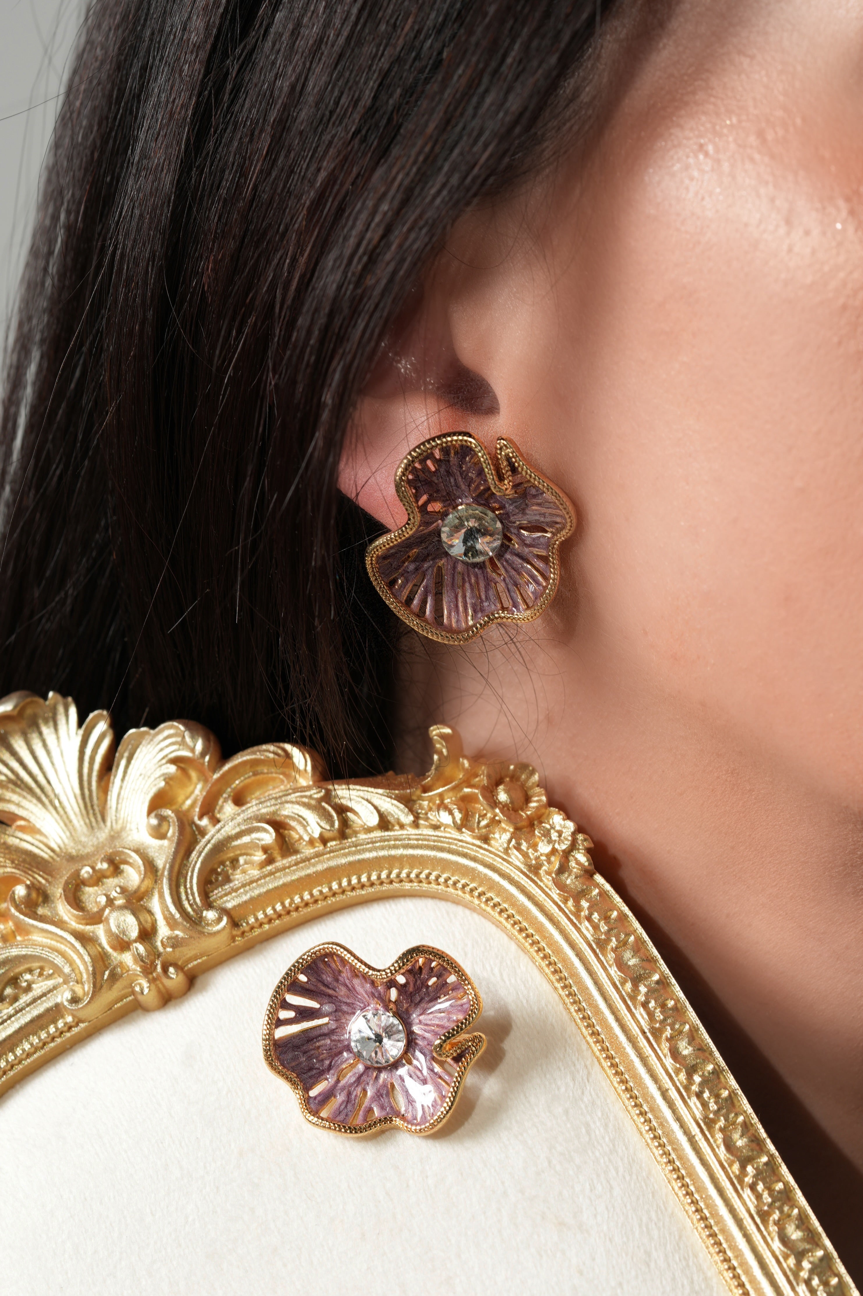 Colored flowery earrings