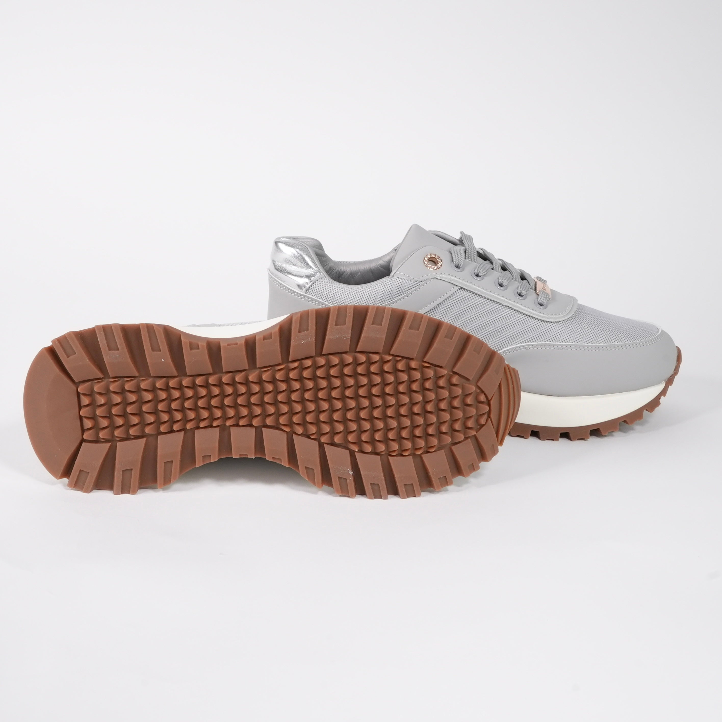 Vibe sneakers