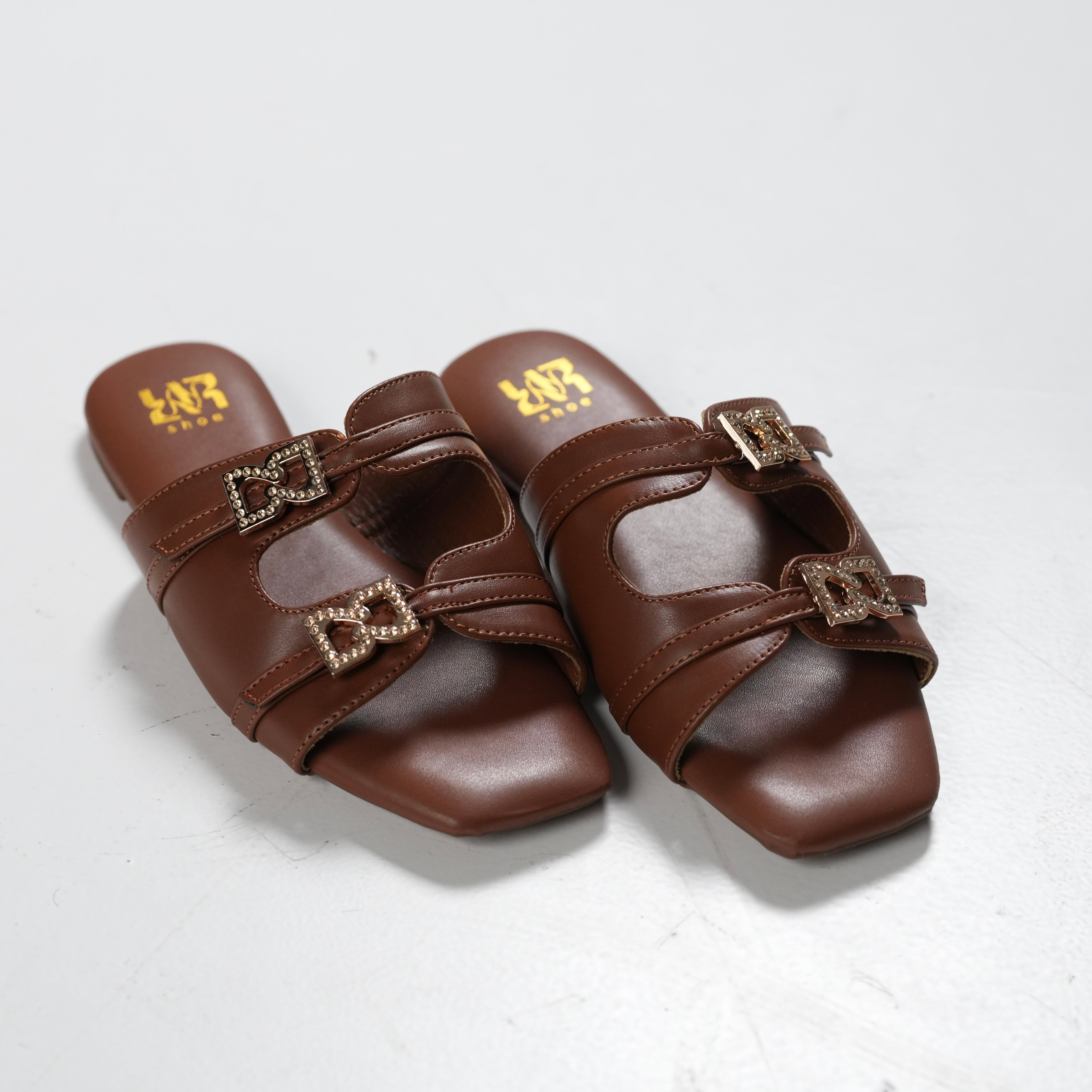 Lálá Buckles