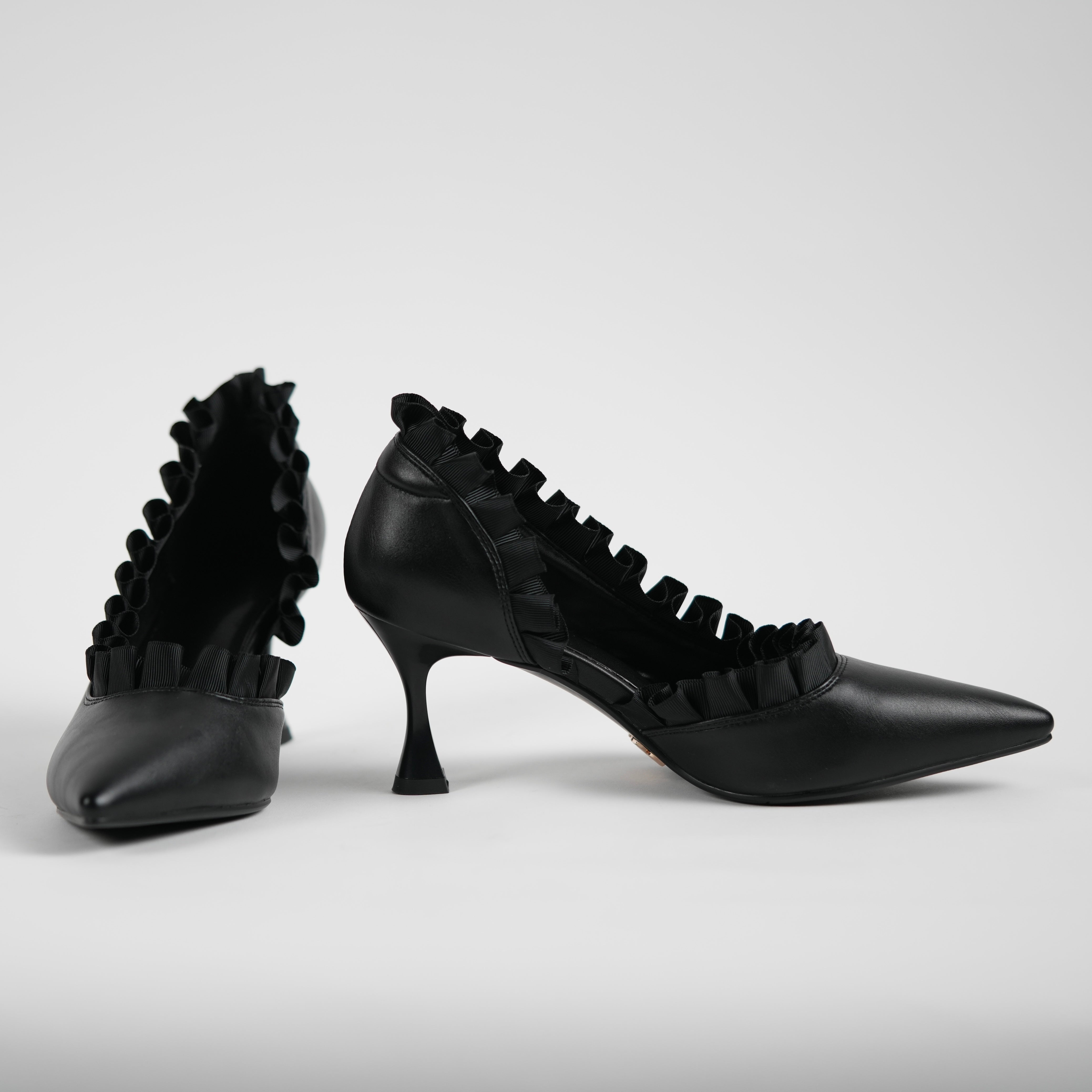 Black Ruffle