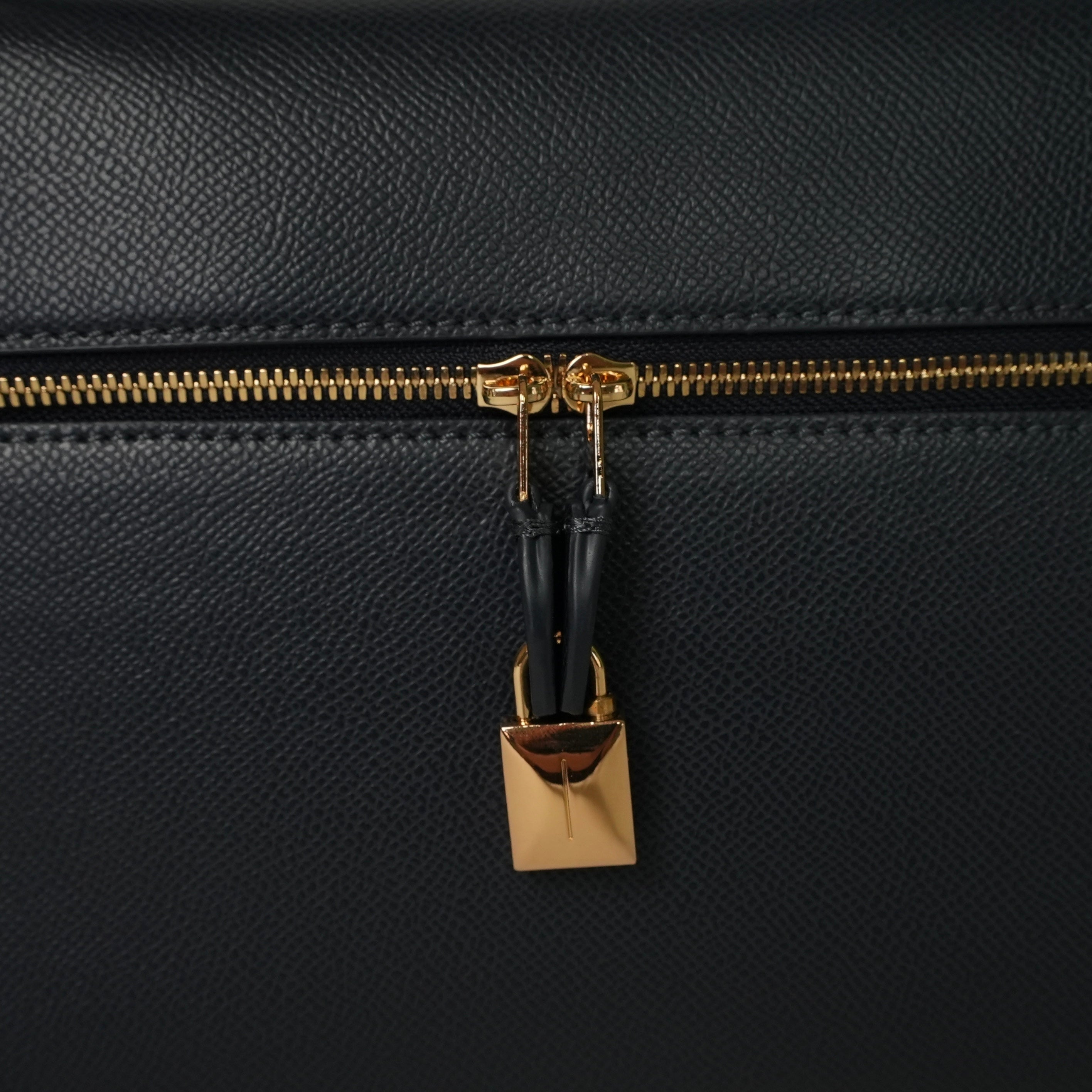 Square lock bag