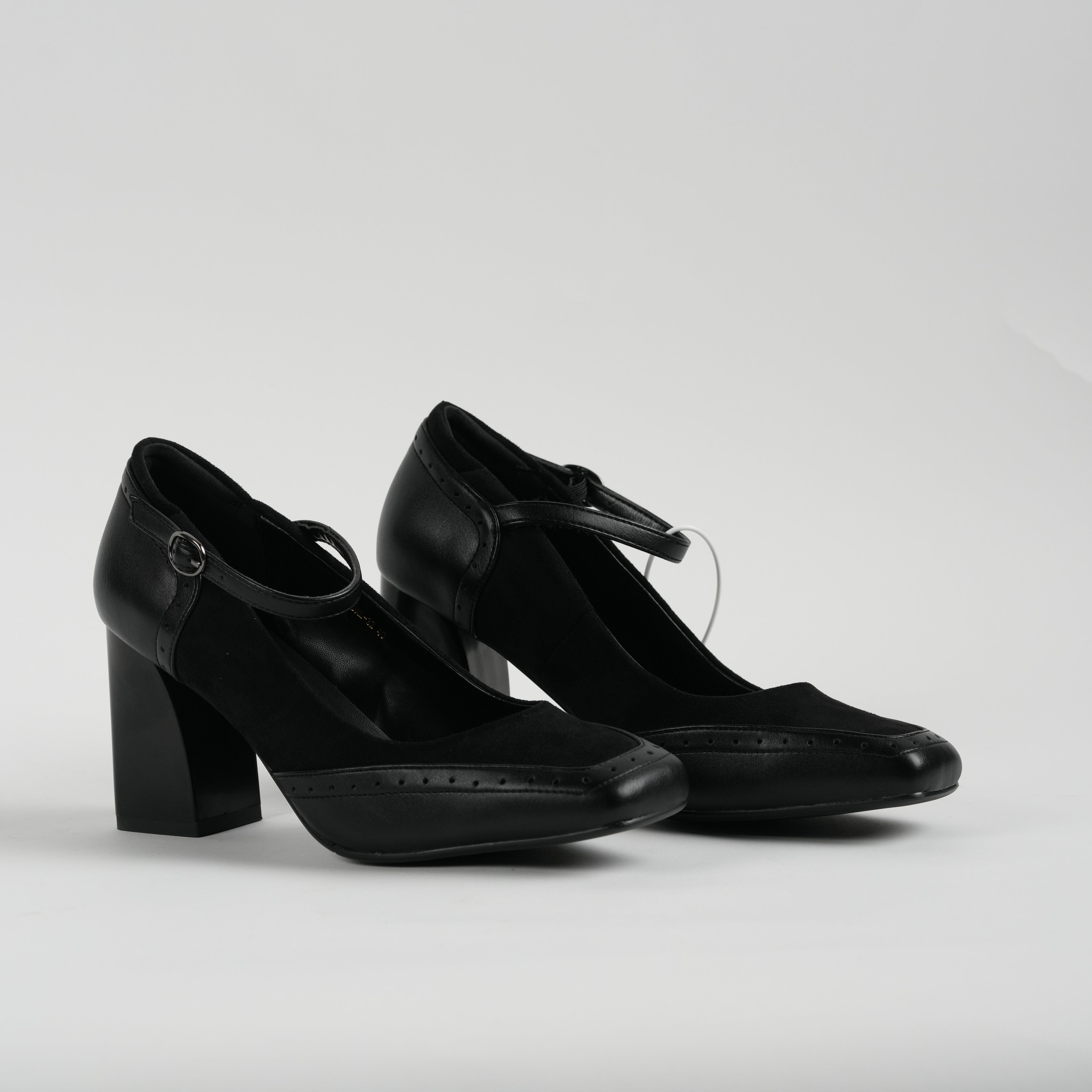 Suede luxe pumps