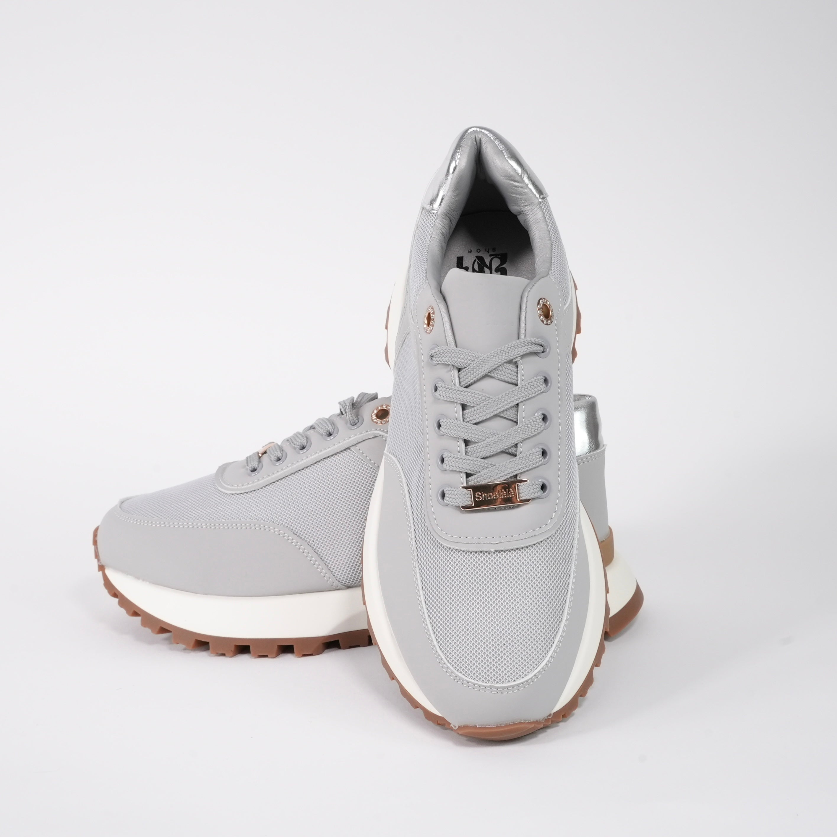 Vibe sneakers