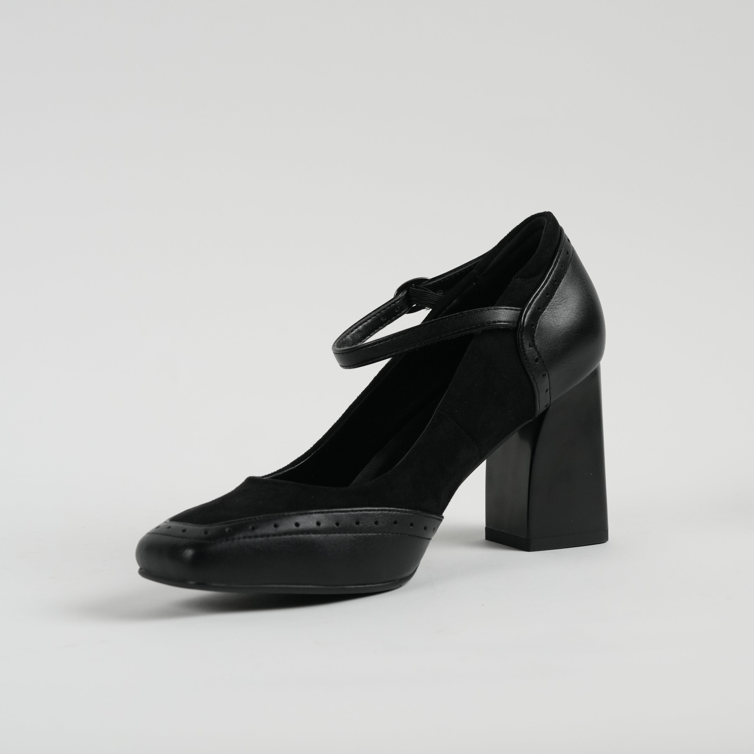 Suede luxe pumps