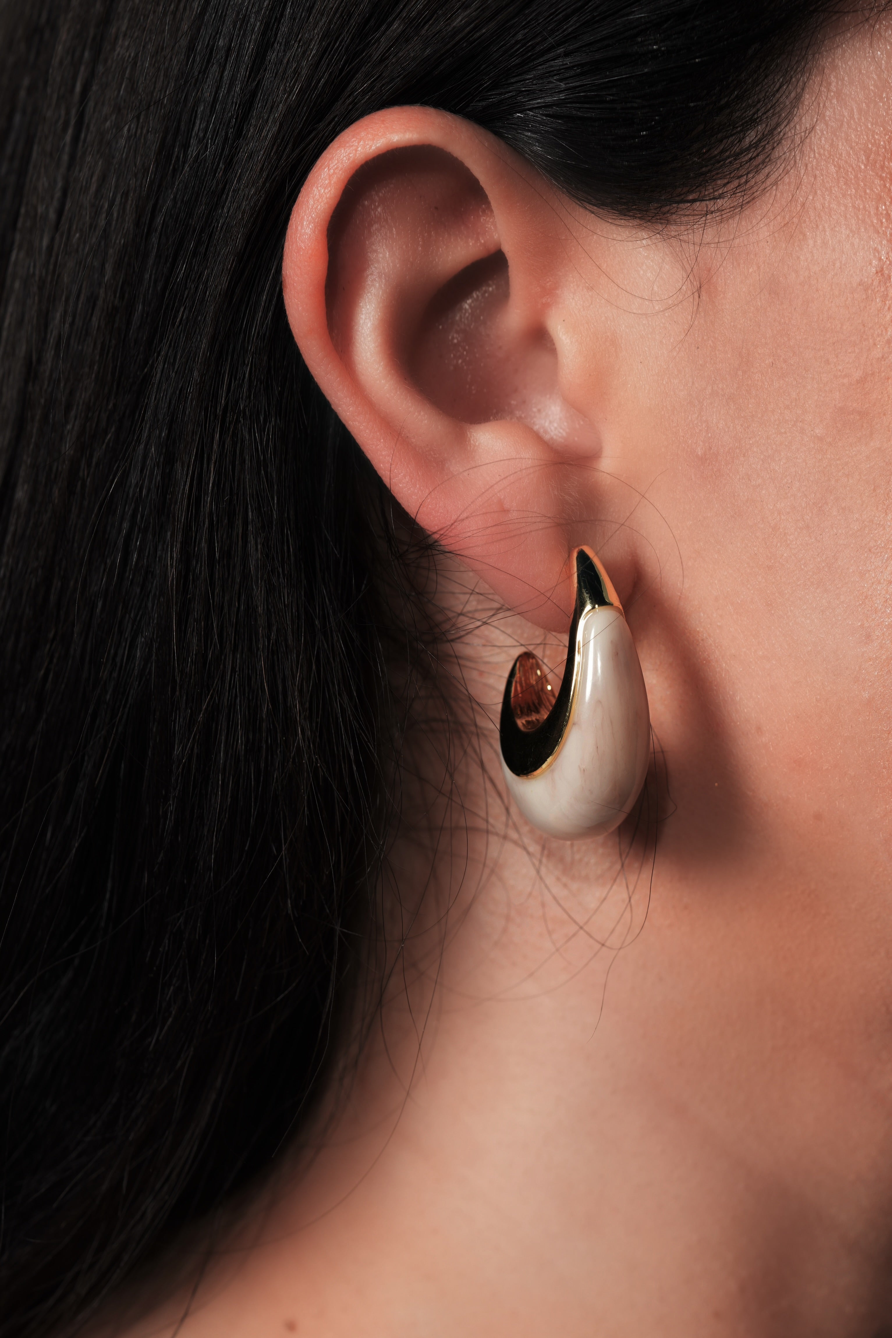 Nude hook earrings