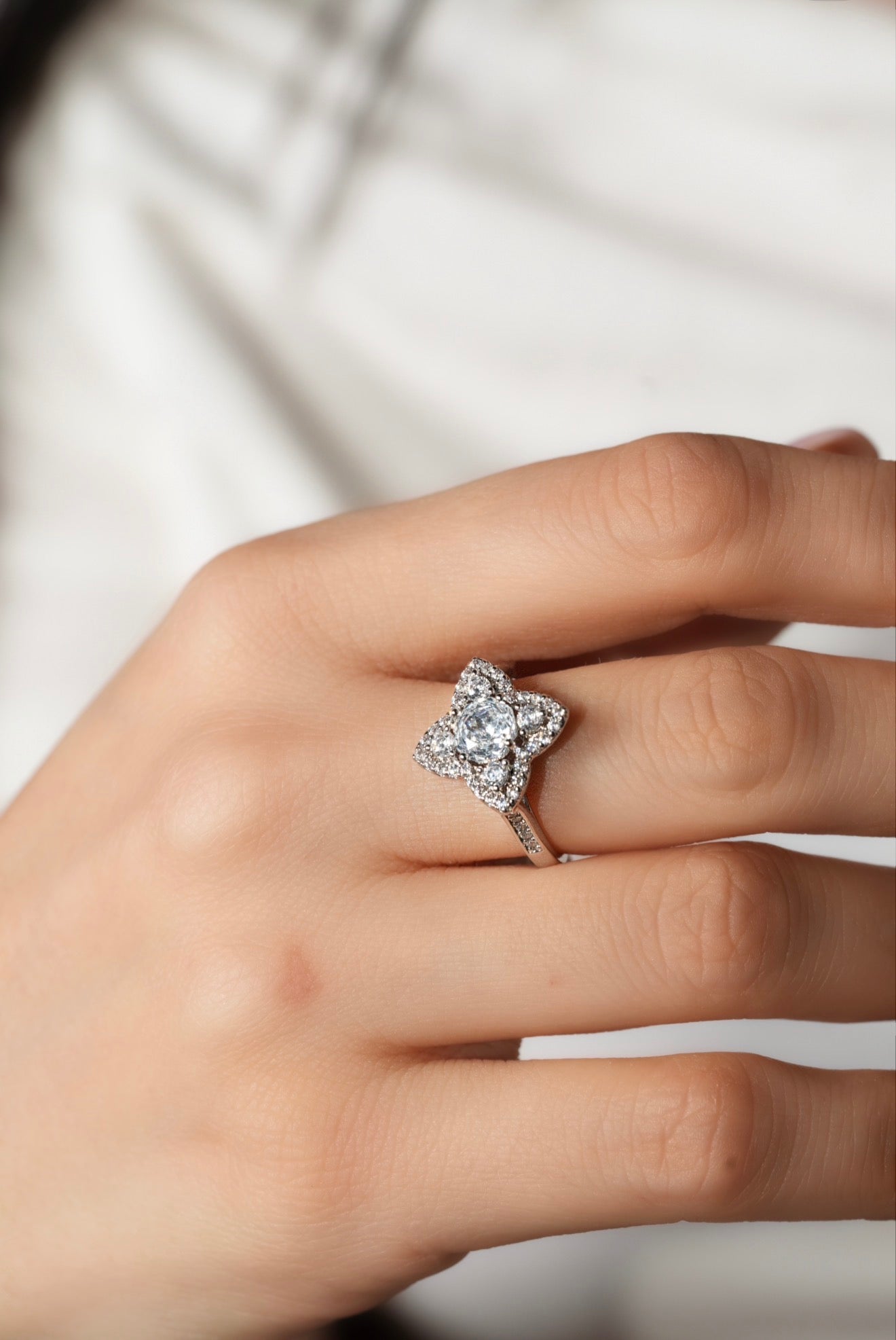 Vera crystal ring