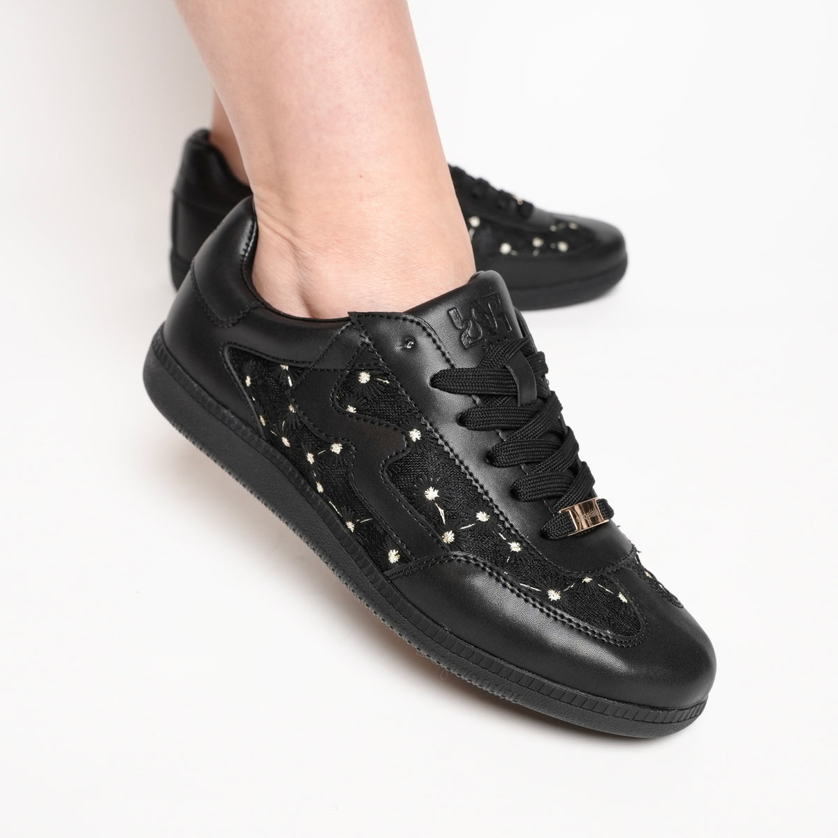 Lala Sneakers