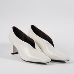 White Renèeh Pumps