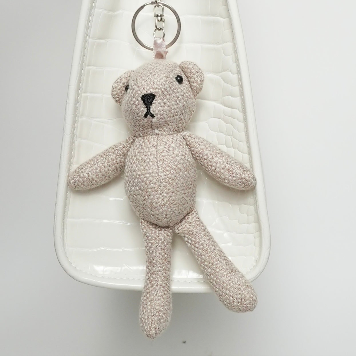 BEIGE CHAIN