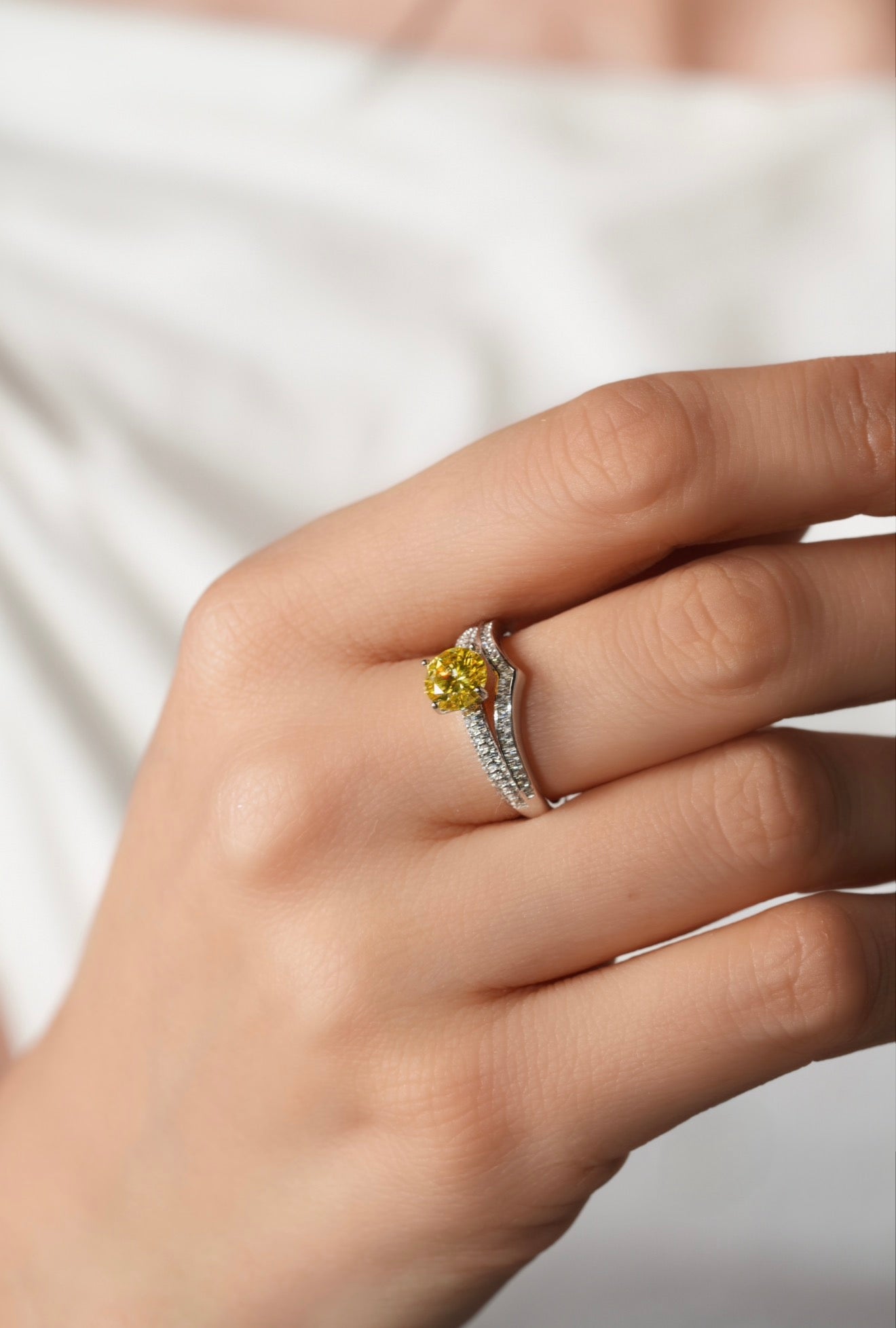 Silver 925 yellow crystal ring