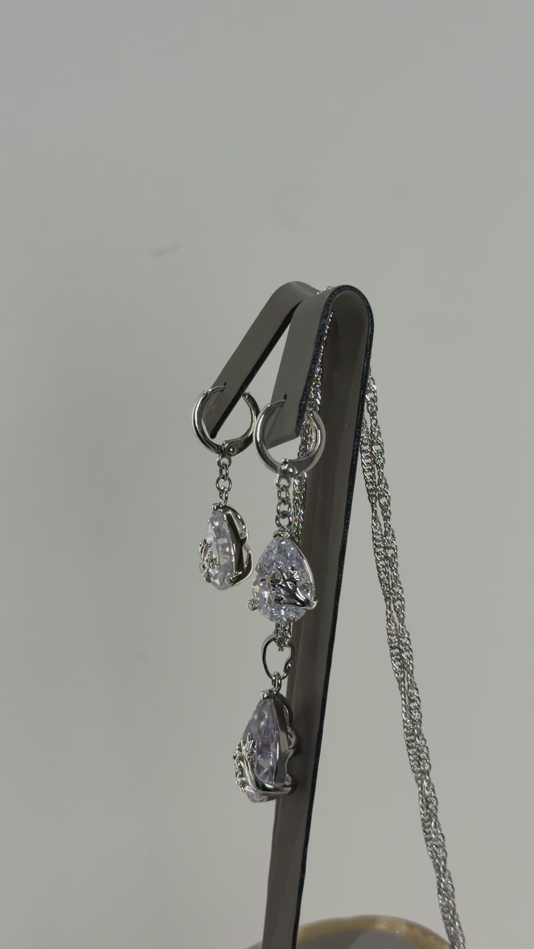 تحميل الفيديو: crystal set (necklace+earrings)