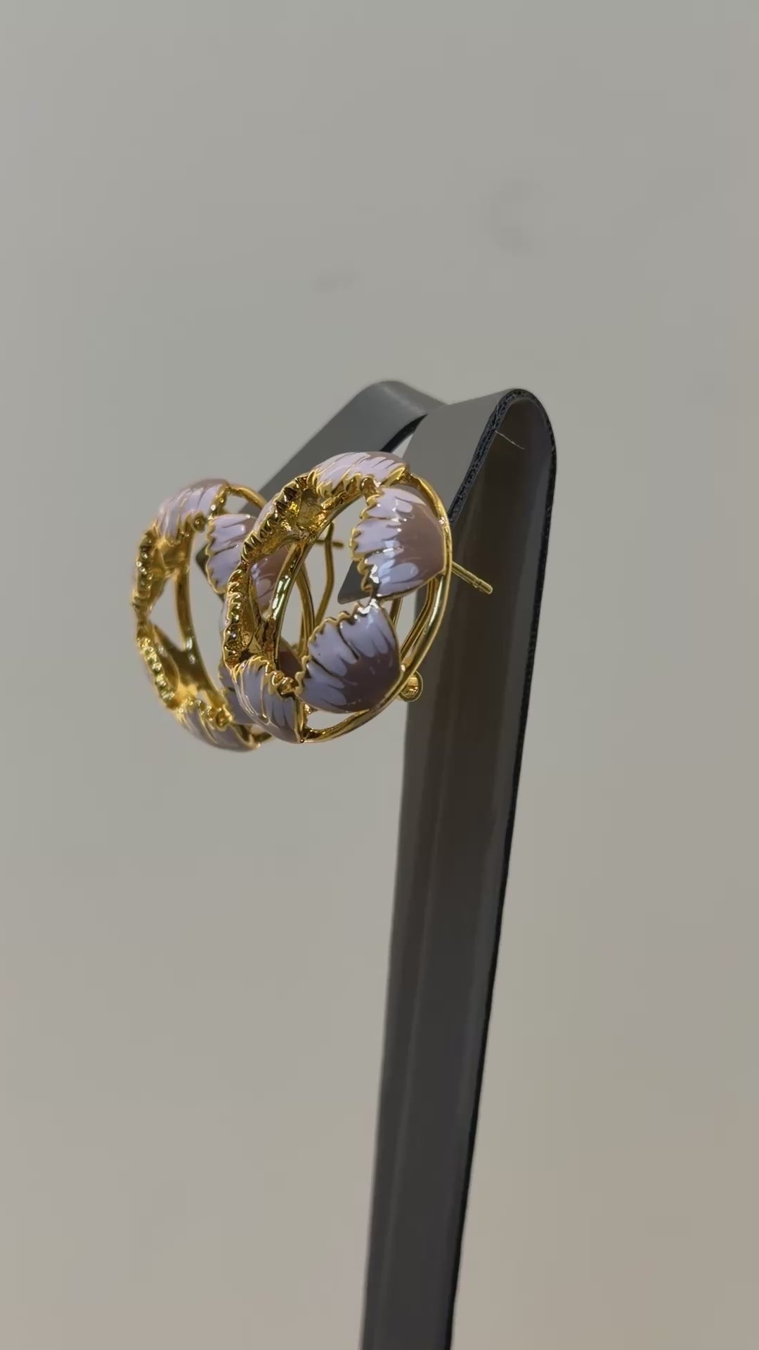 تحميل الفيديو: Circle earrings