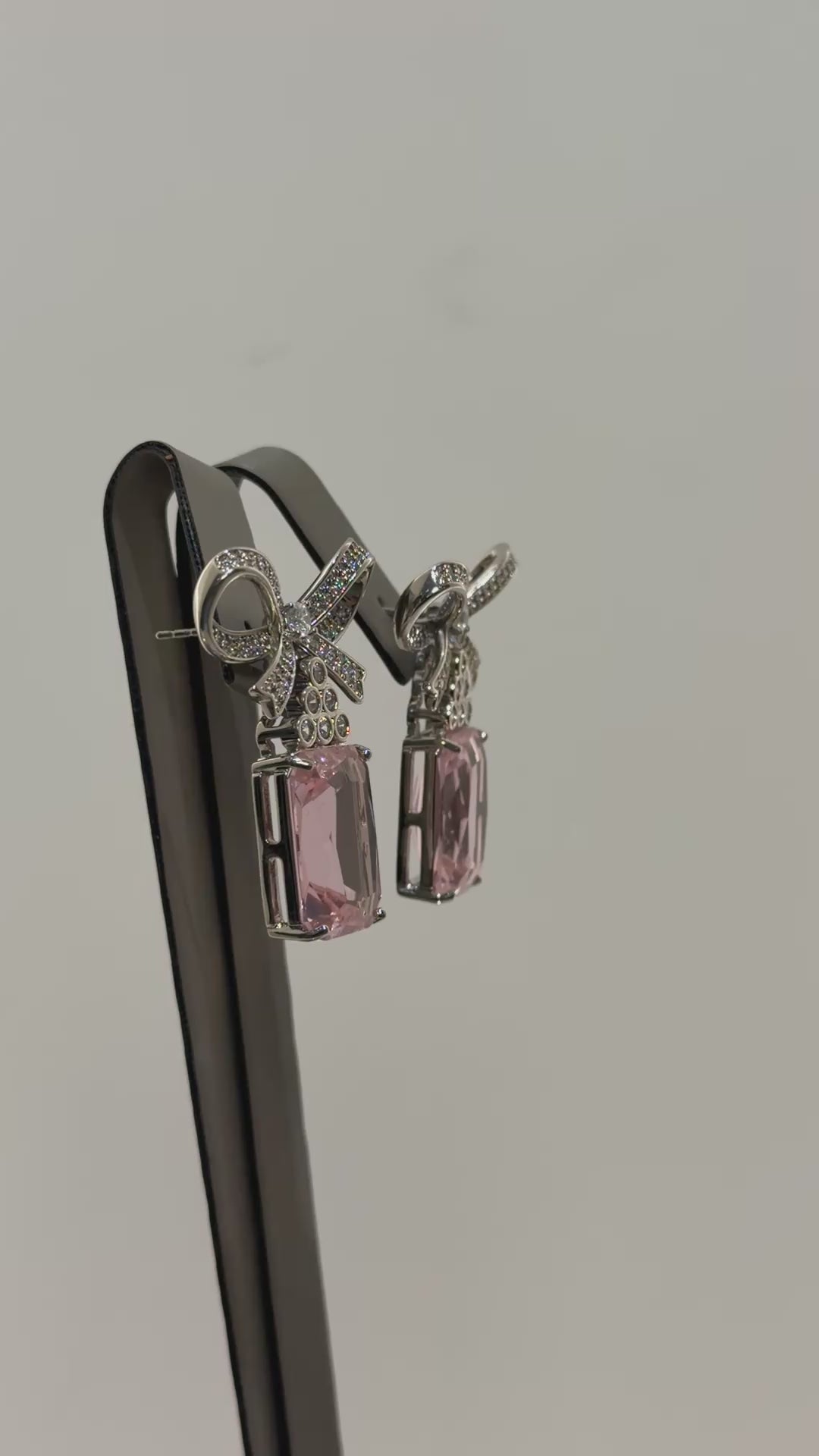 تحميل الفيديو: Miss Pink earrings