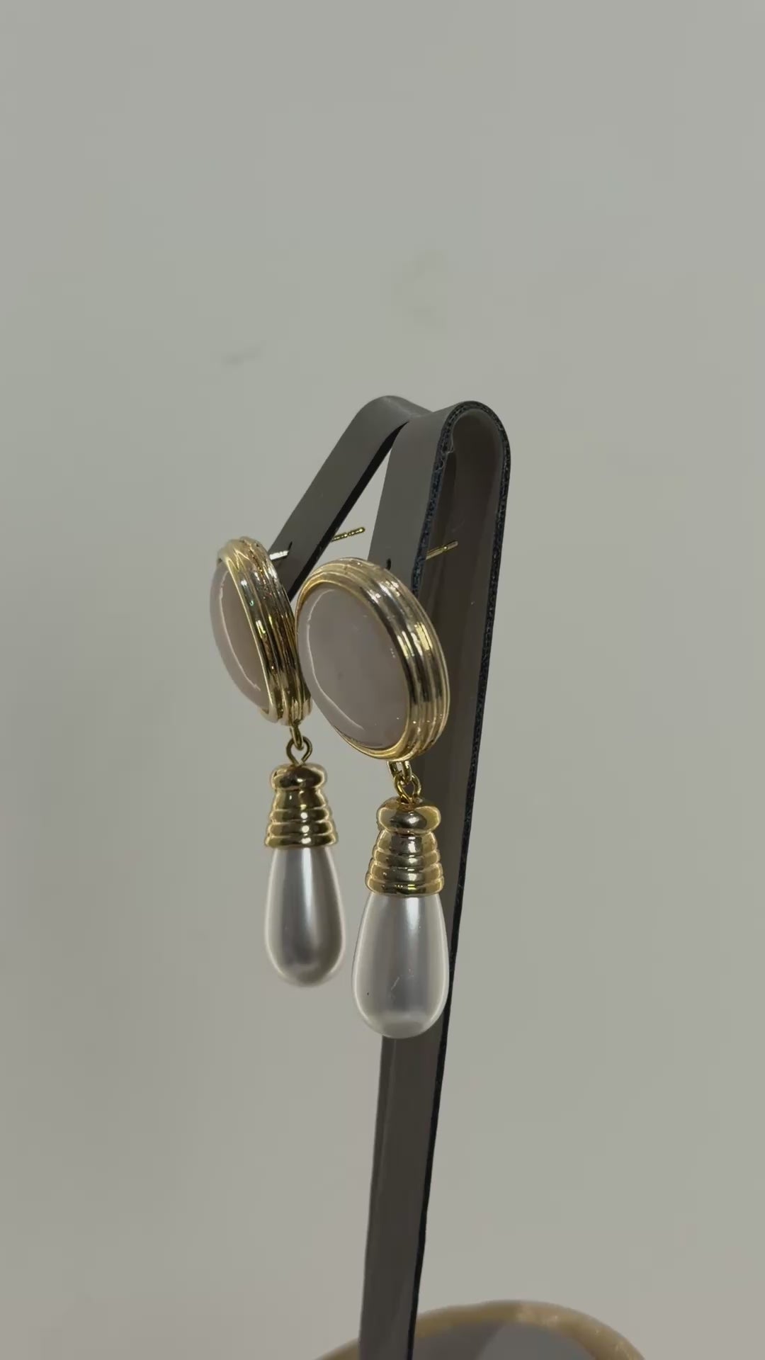 تحميل الفيديو: Vintage earrings