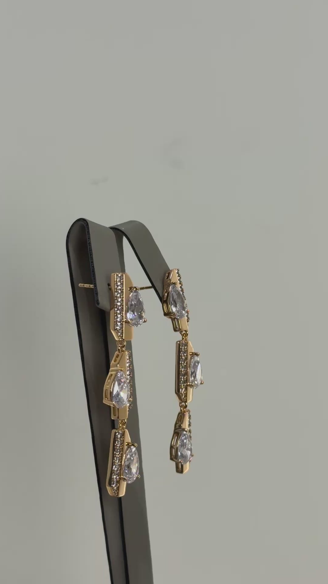 Load video: 3 drops of crystal earrings