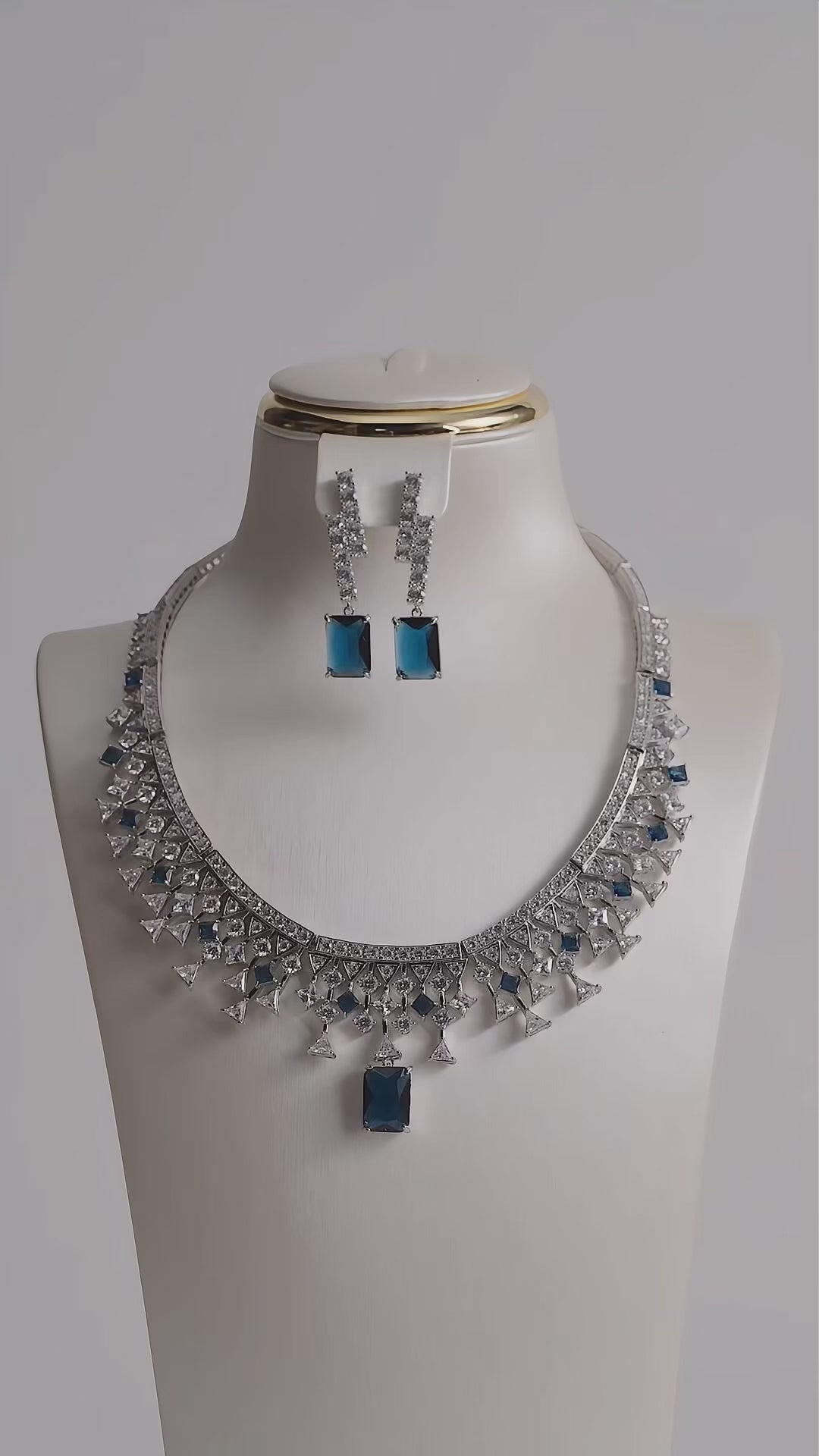 تحميل الفيديو: Princess Diana set