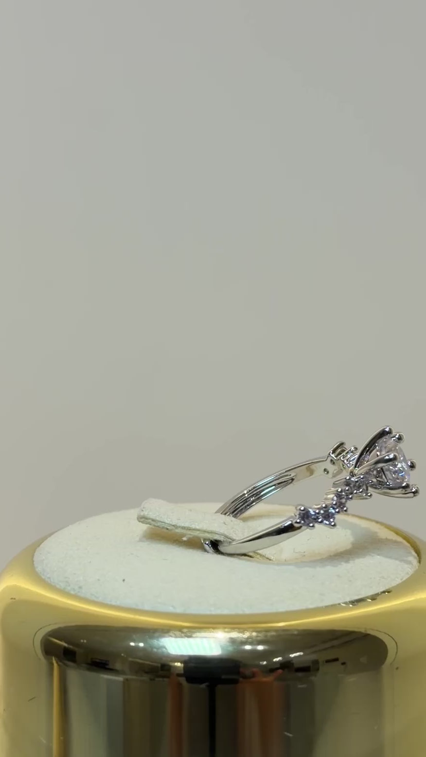 تحميل الفيديو: Zigzag crystal ring