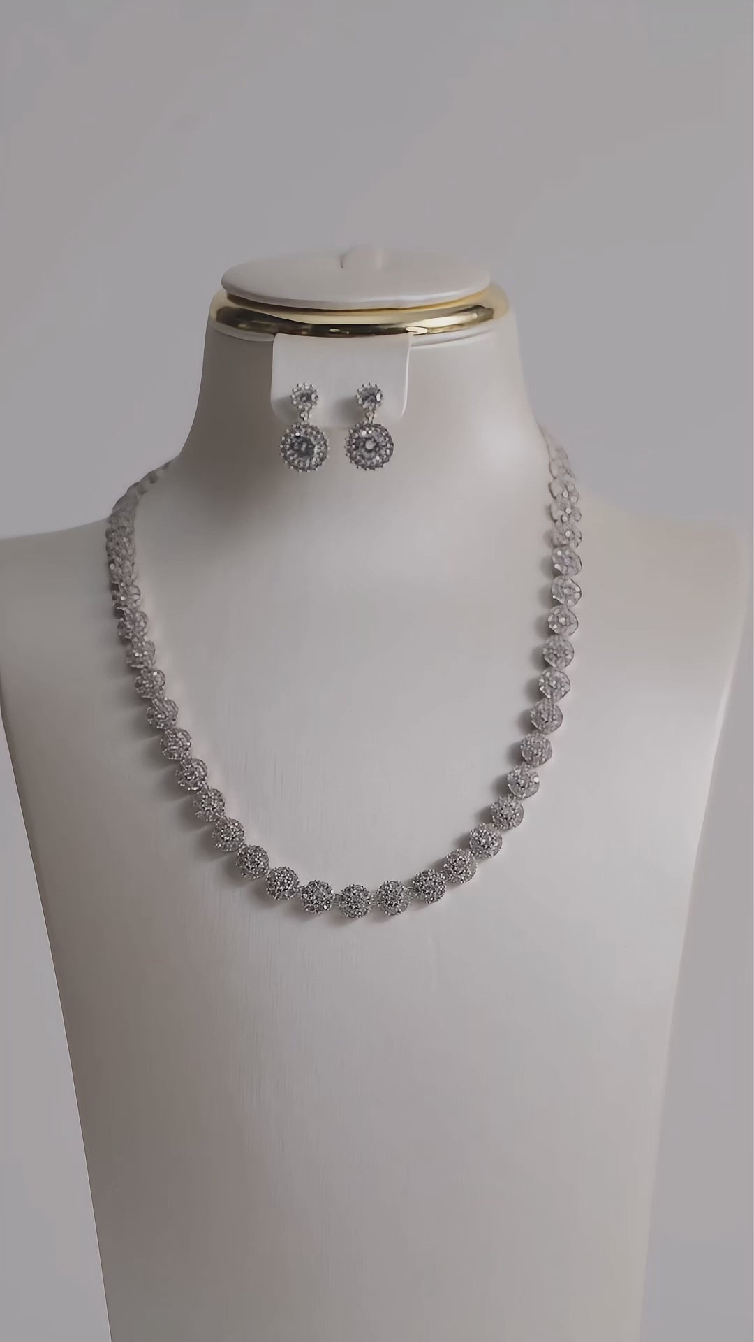 تحميل الفيديو: Circle crystal set