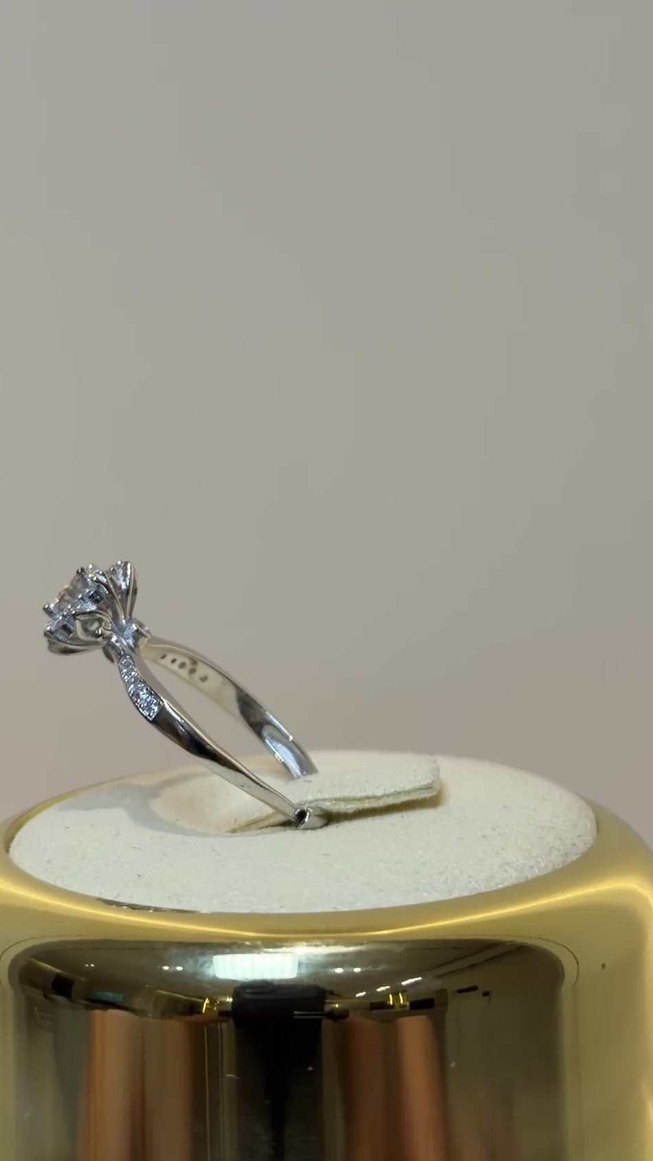 Load video: Silver 925 crystal flower ring