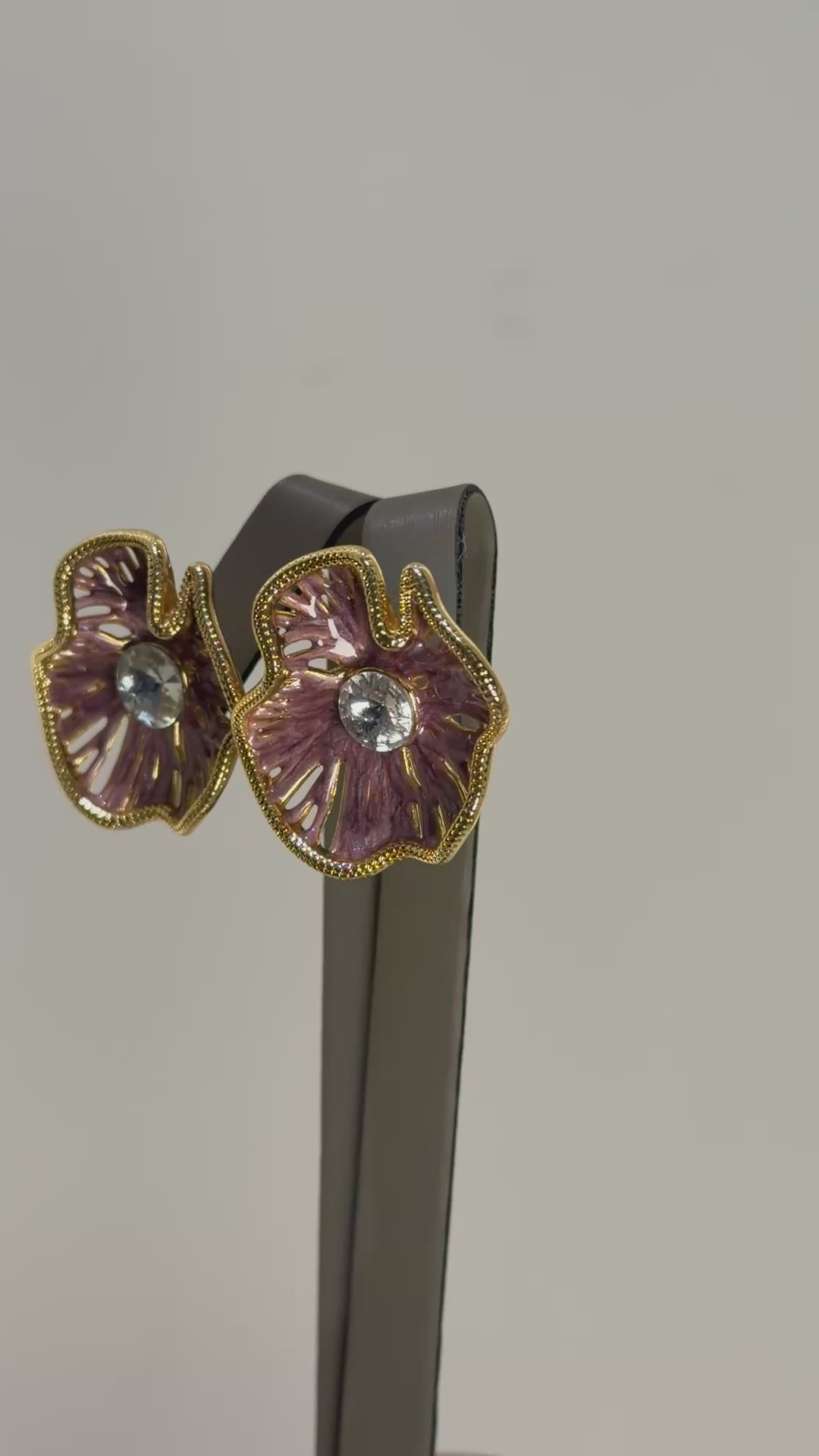 Load video: Colored flowery earrings