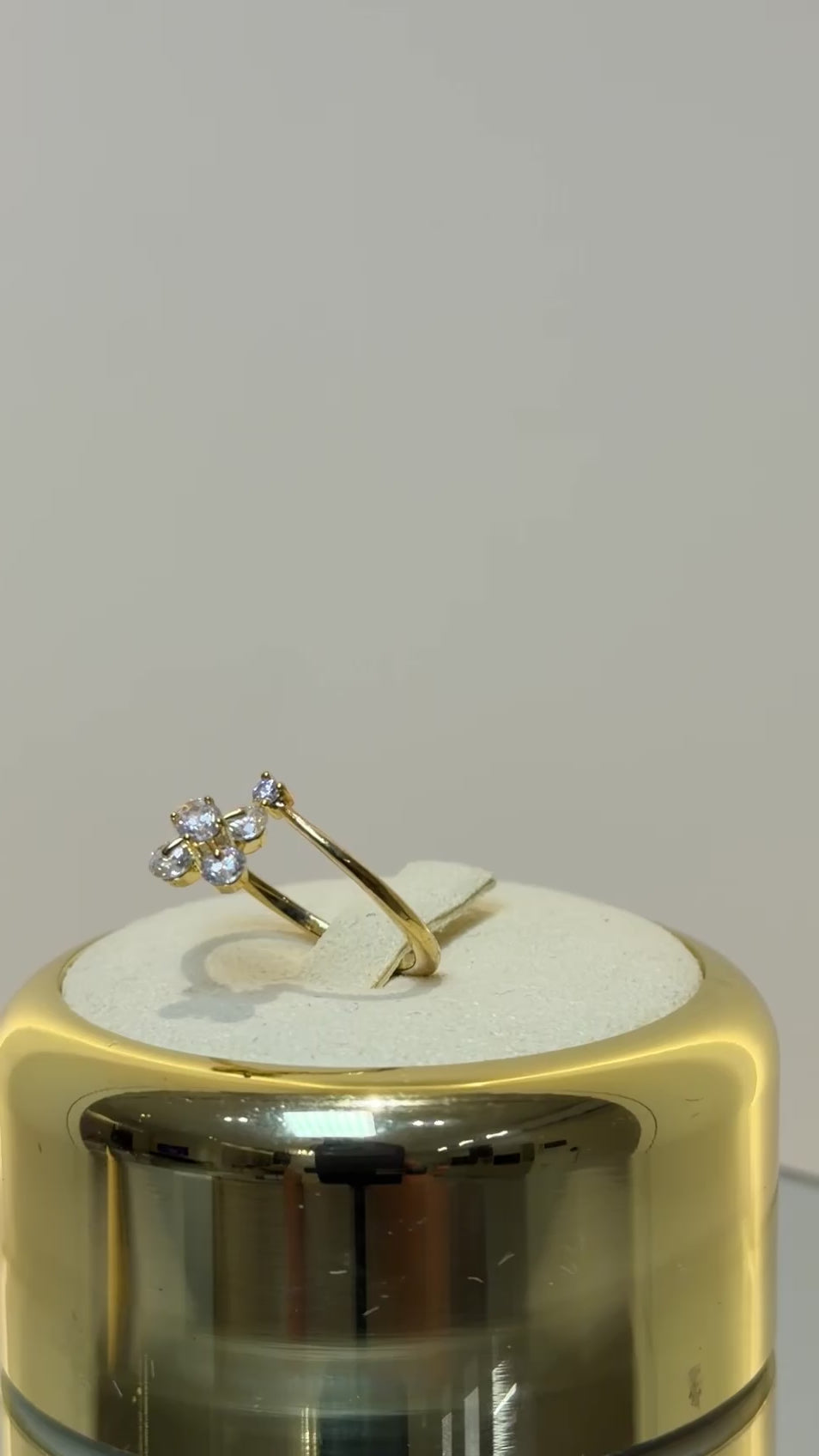 تحميل الفيديو: Small flower ring