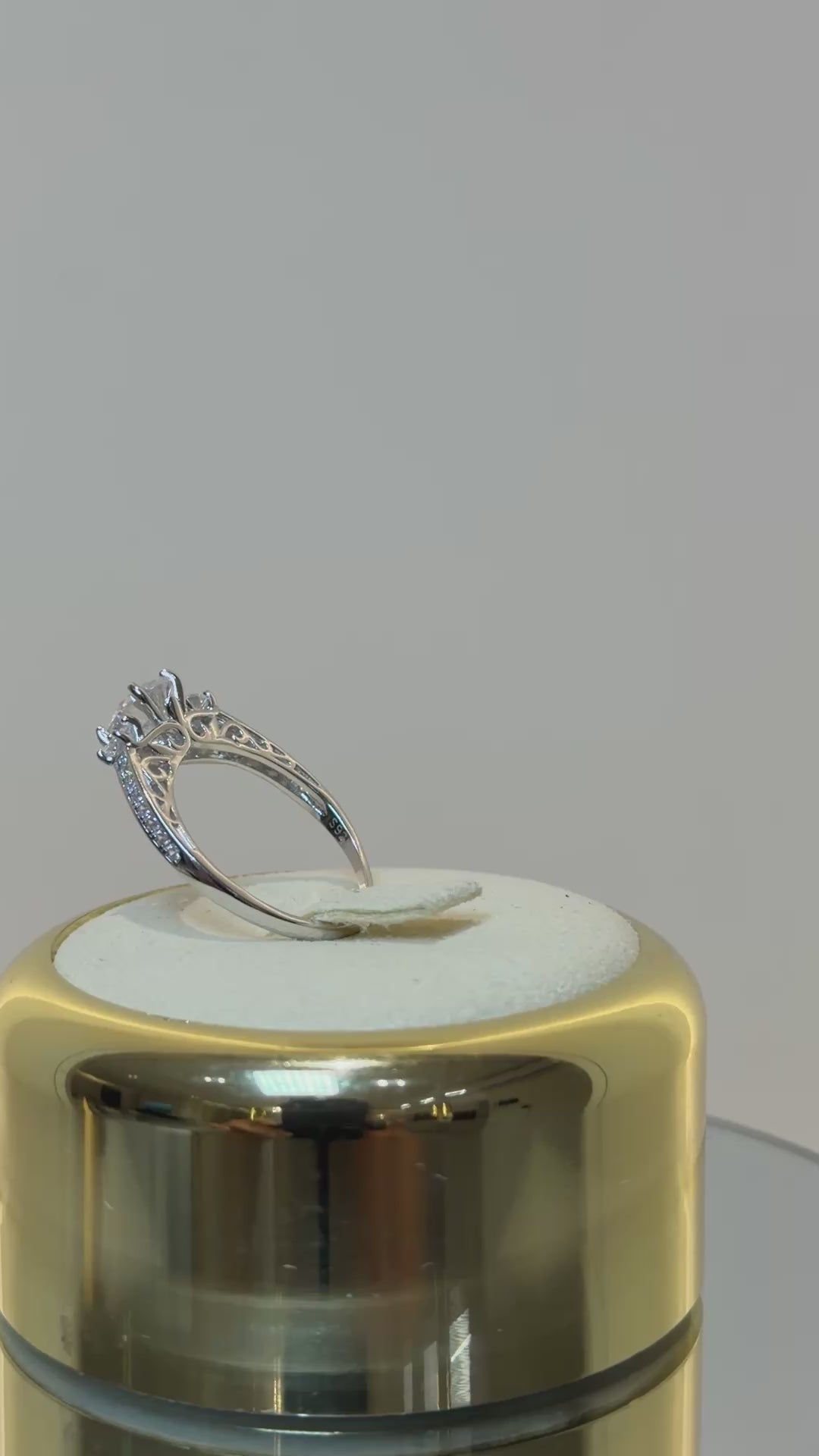تحميل الفيديو: Silver 925 proposal ring