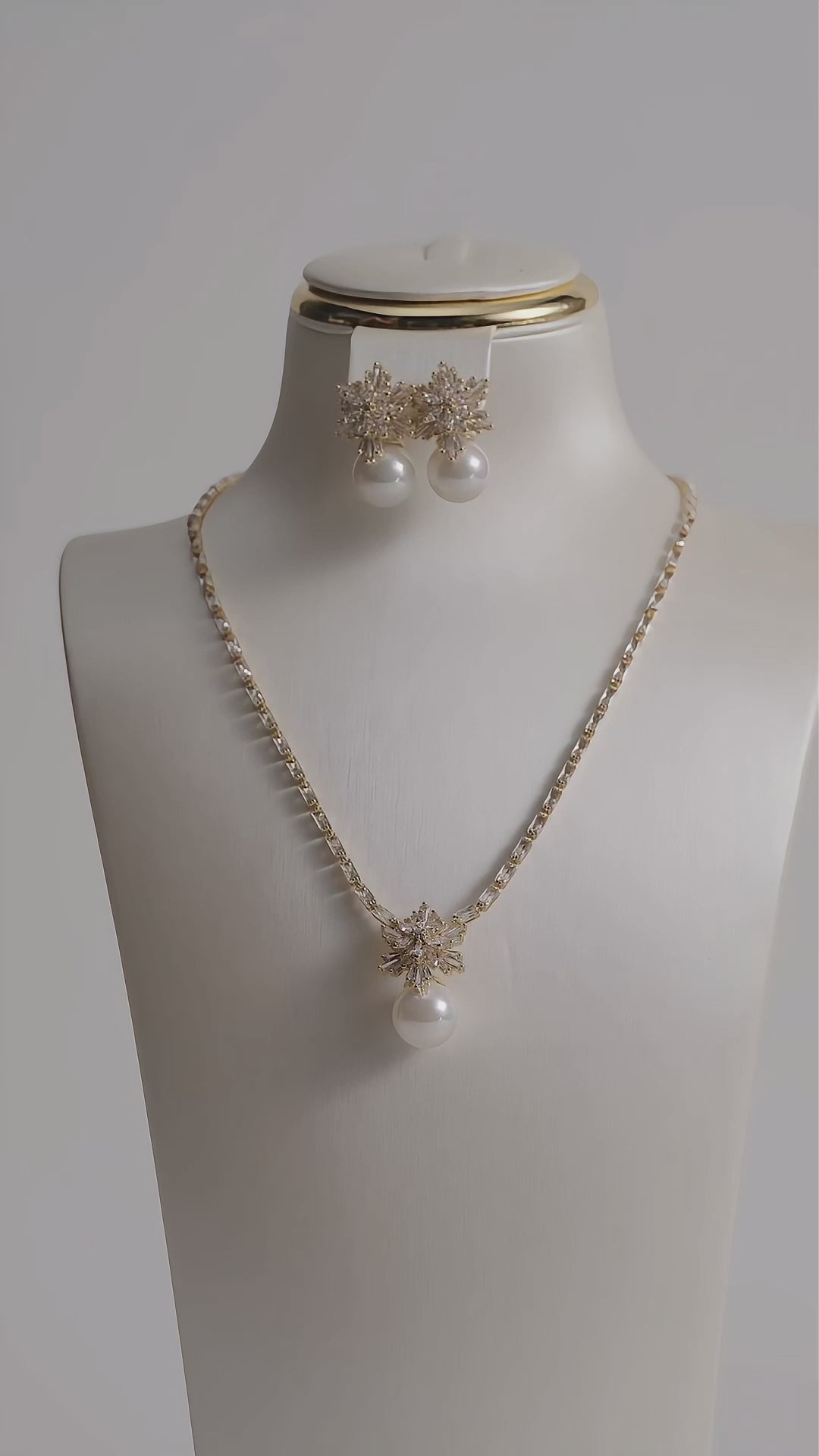 تحميل الفيديو: Snowflake pearl set