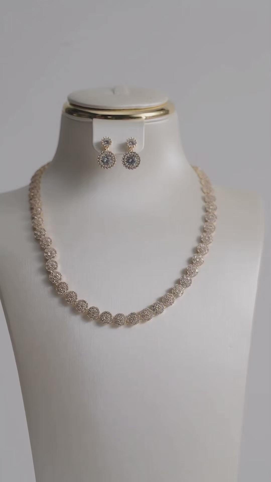 تحميل الفيديو: Circle crystal set