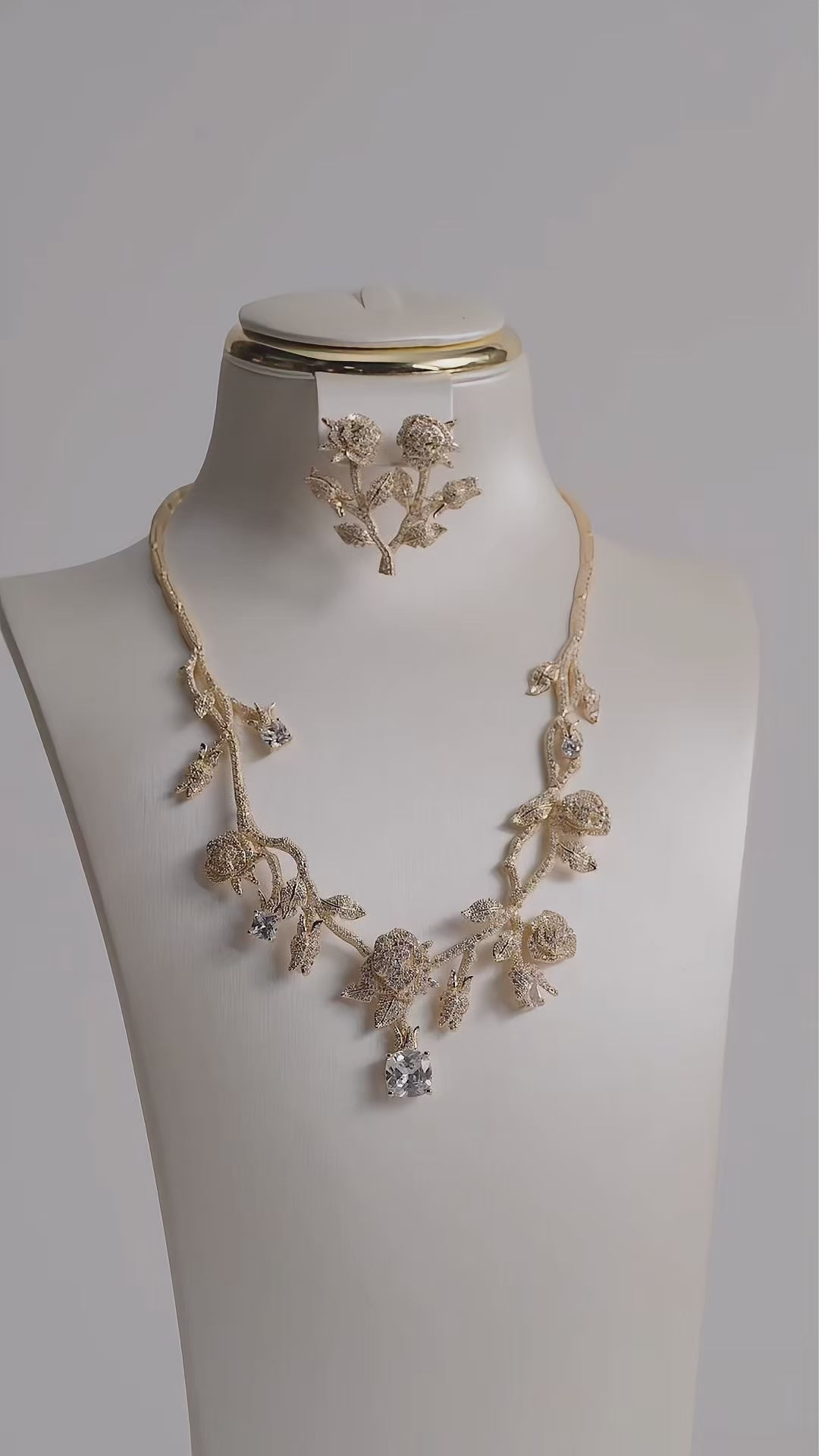 تحميل الفيديو: Crystal rose