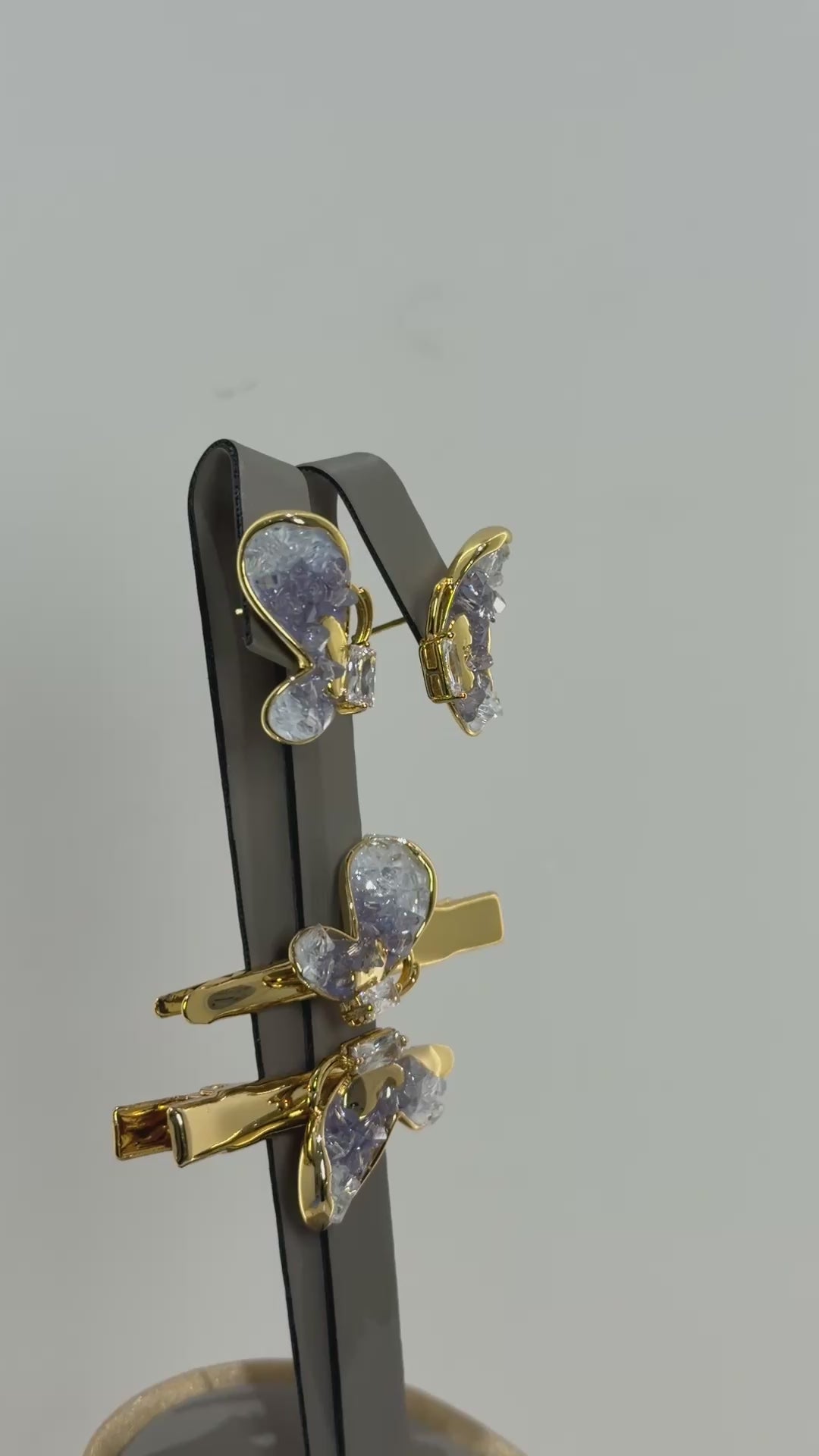 Load video: Purple butterfly set (hair clips+earrings)