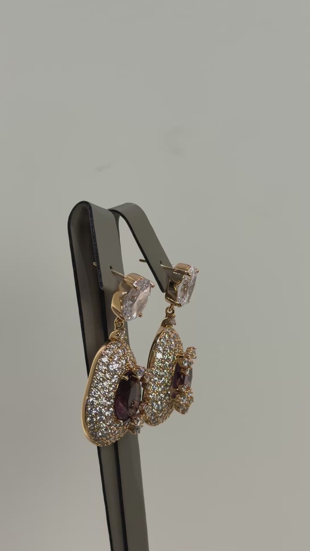 تحميل الفيديو: Purple glaze earrings