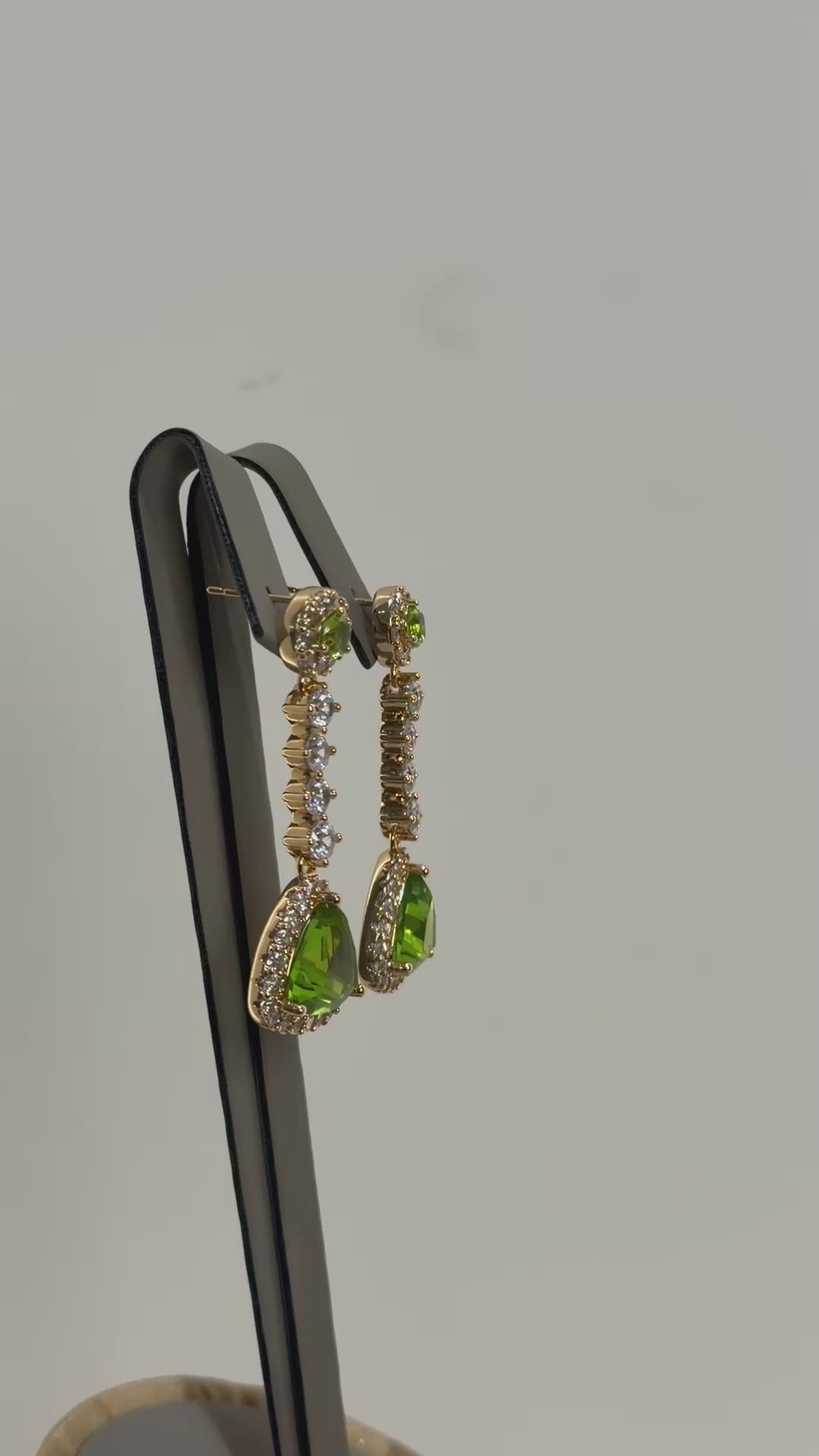تحميل الفيديو: Green crystal earrings