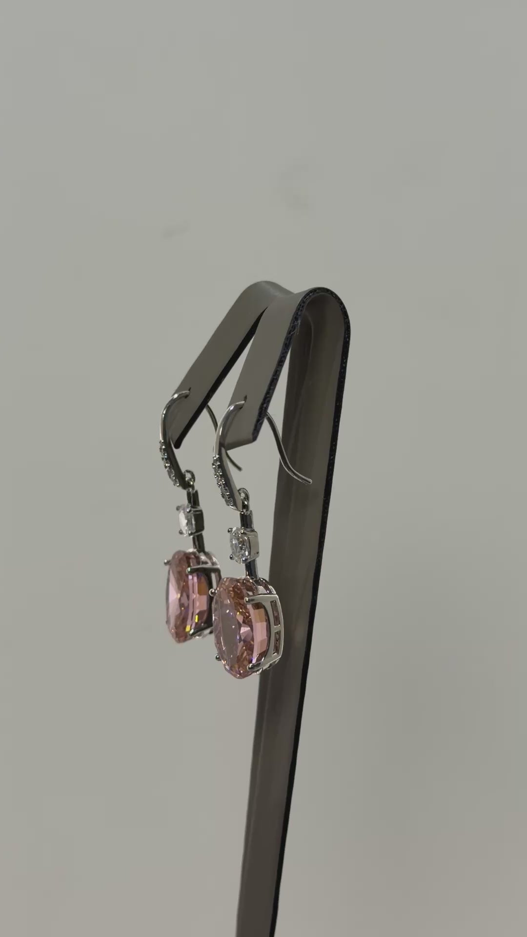 تحميل الفيديو: Colorful blings earrings