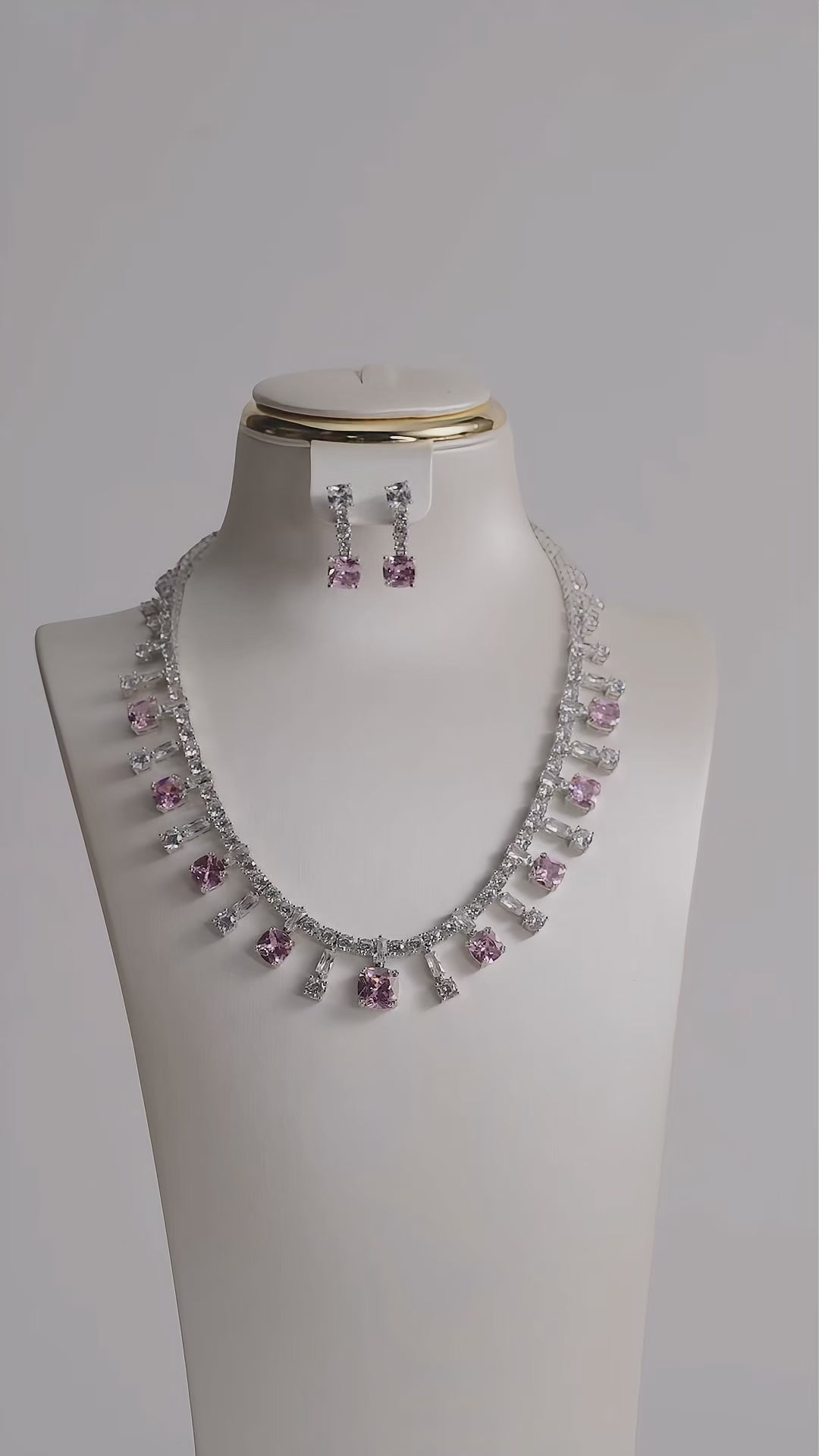 Load video: Crystal glow sets