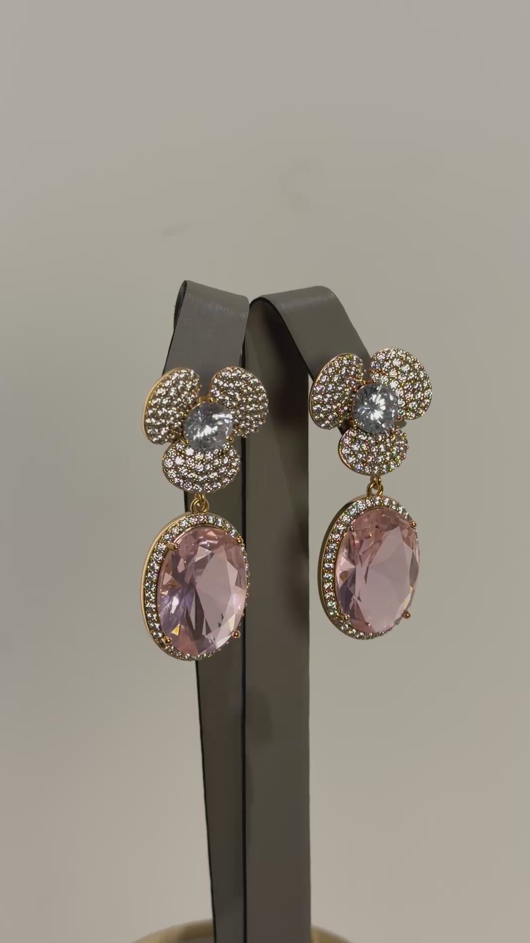 تحميل الفيديو: Pink bloom earrings