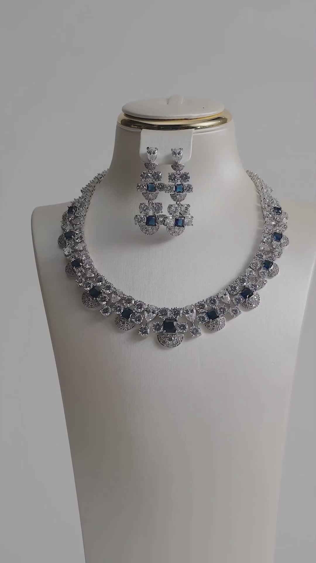 تحميل الفيديو: Royalty sets