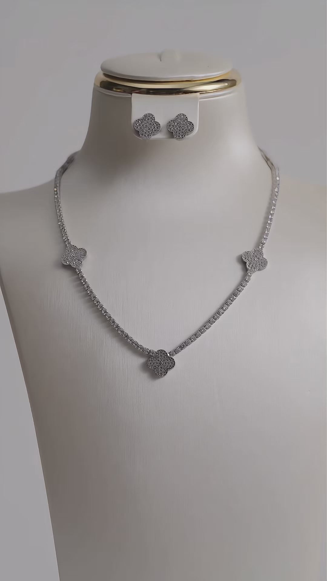 تحميل الفيديو: Vera set